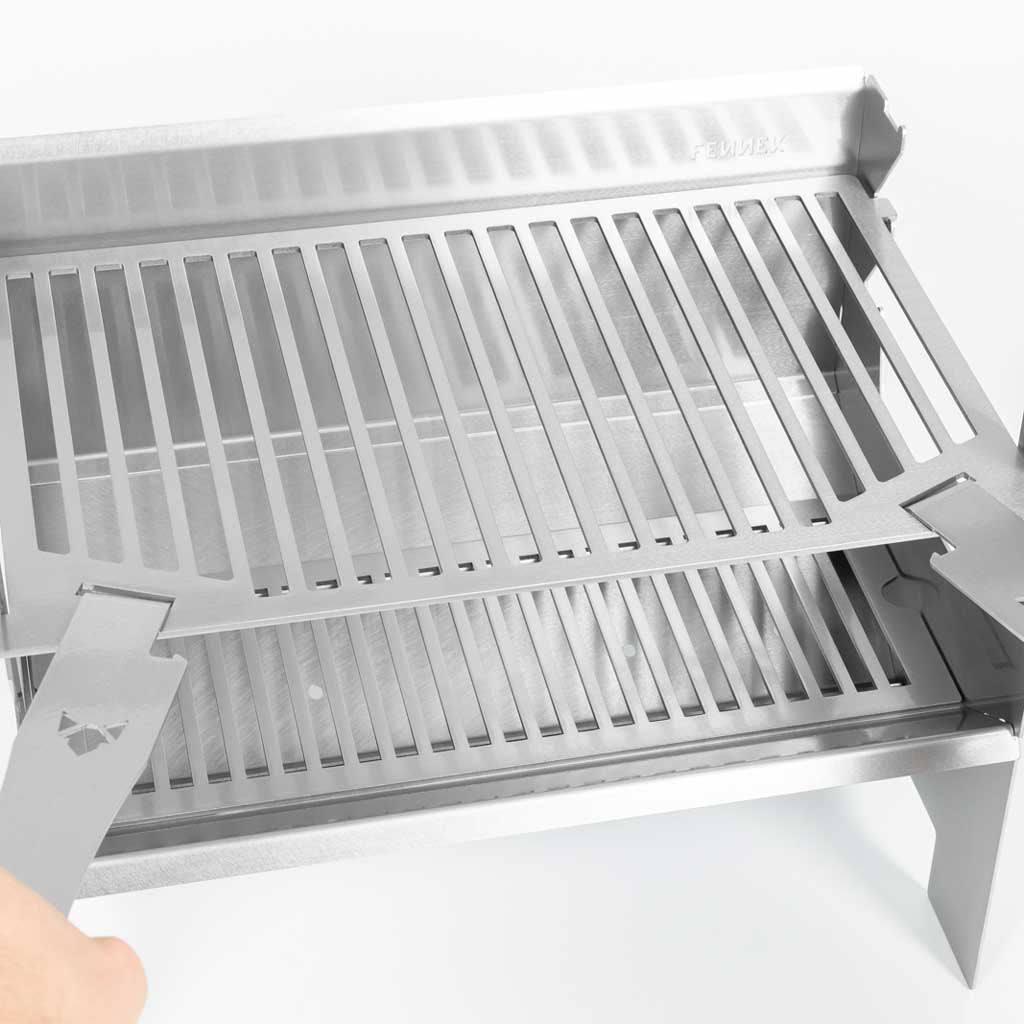 Fennek Grill 2.0 – Holzkohle, Grillfläche 37,6×24,3 cm, tragbar – Silber/Edelstahl