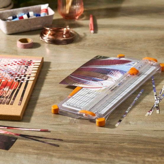 Fiskars 1077799 Papierschneider – Schnittlänge 30,5 cm, für A3/A4, 10 Blätter