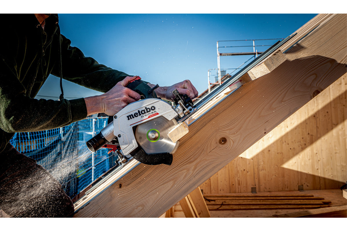 Metabo Handkreissäge KS 18 LTX 66 BL – 18 V (CAS) – Sägeblattdurchmesser 165 mm – Solo, mit Führungsschiene