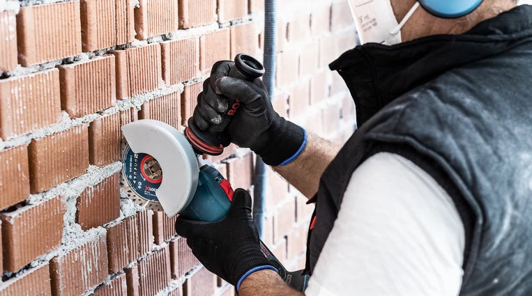 Bosch EXPERT MultiMaterial Diamanttrennscheibe 115 × 22,2 × 2,2 mm – für Mauerwerk & Beton – 1 Stk