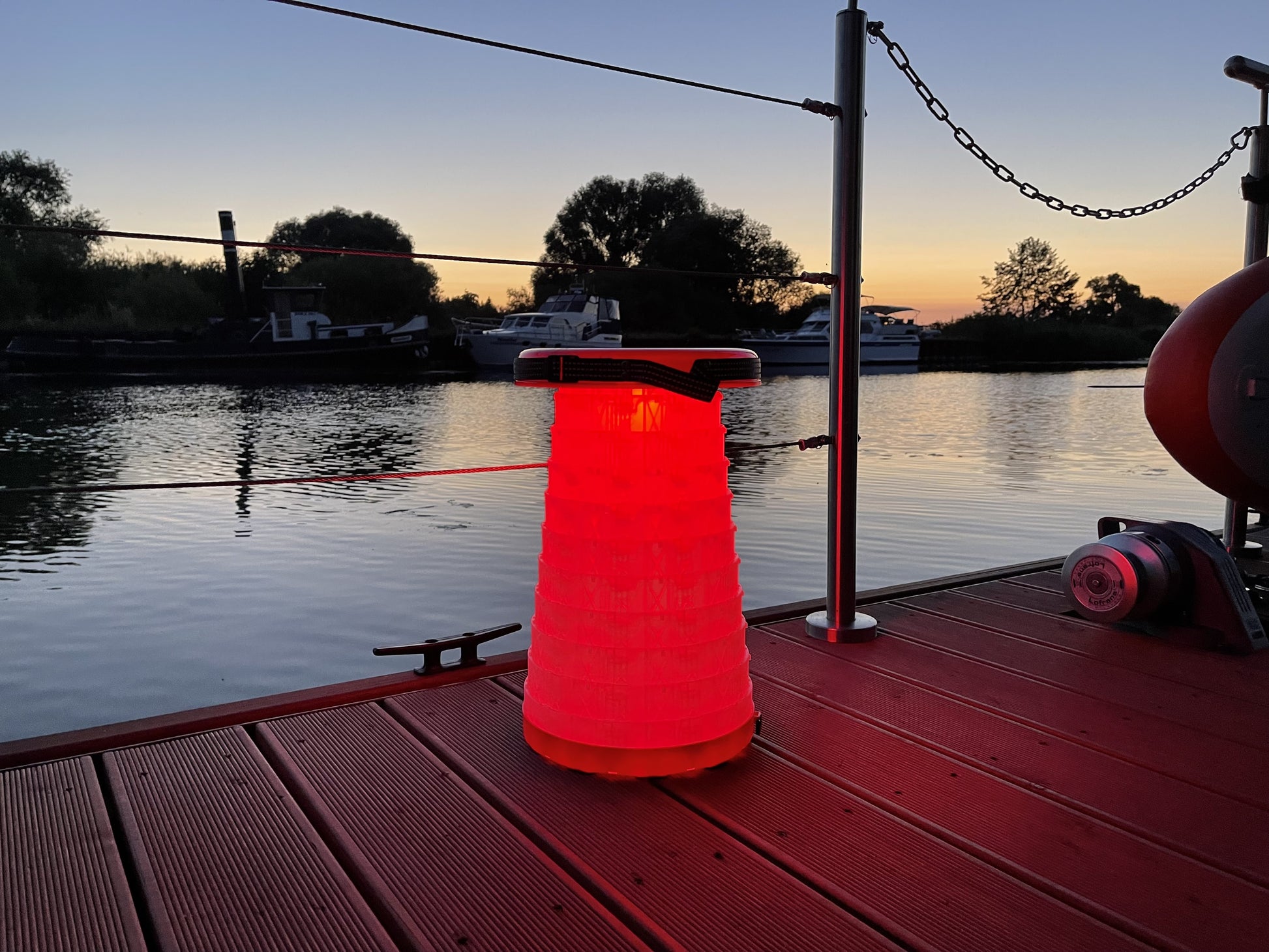 Wedo Hocker Sittoglow – Sitzhöhe 7–42 cm, 130 kg, Rot