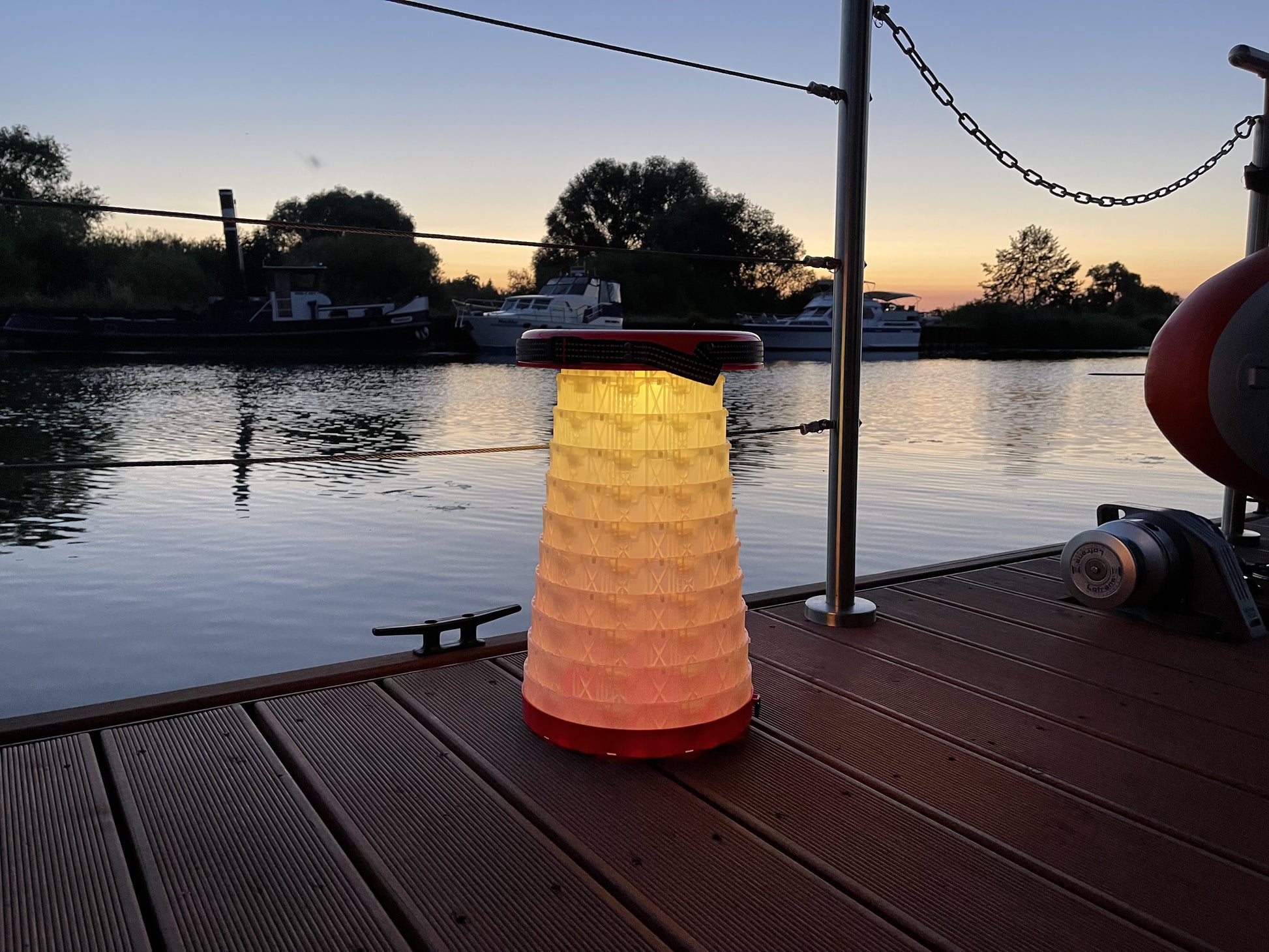 Wedo Hocker Sittoglow – Sitzhöhe 7–42 cm, 130 kg, Rot