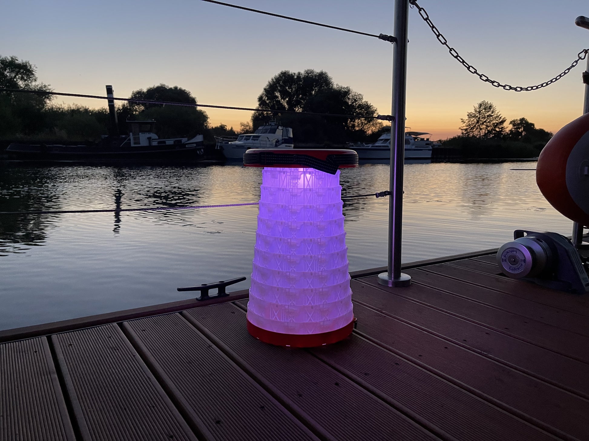 Wedo Hocker Sittoglow – Sitzhöhe 7–42 cm, 130 kg, Rot