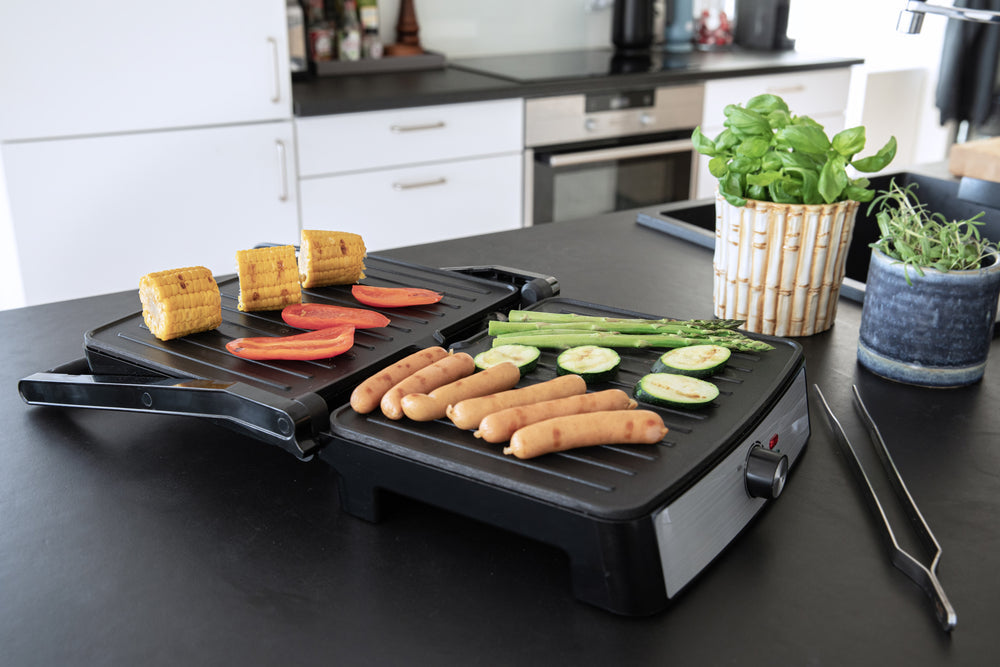 Gastronoma Tischgrill 18240001 – 29×23 cm Kochfläche, 2 200 W – Schwarz/Edelstahl