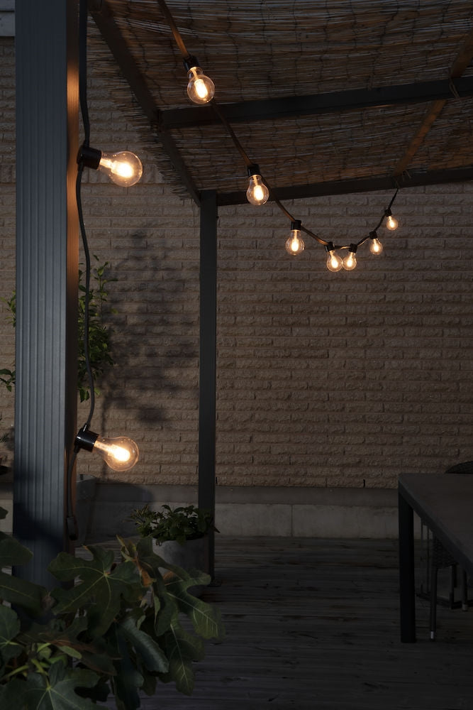 Konstsmide Solar-Lichterkette – 1800 K – IP44 – Timer 4–8 h, dimmbar, Fernbedienung – Schwarz, Kunststoff