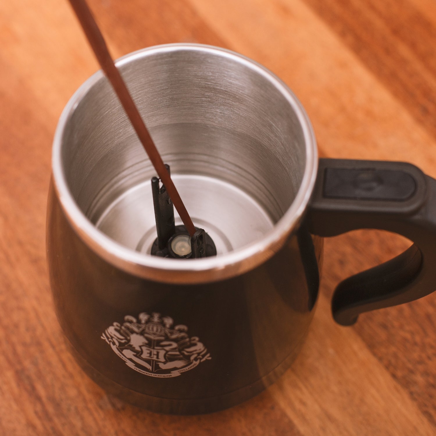 Thumbs Up Harry Potter Kaffeetasse – 450 ml, Edelstahl, Schwarz/Silber, selbstrührend, spülmaschinenfest