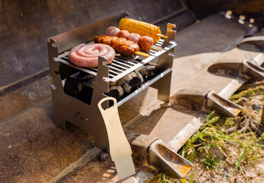 FENNEK Grill Light – Grillfläche 27×18 cm, Holzkohle – Silber/Edelstahl