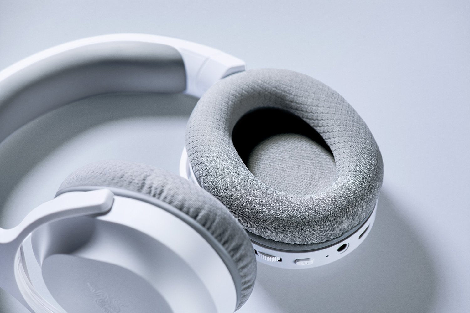 Razer Barracuda X – Gaming-Headset, Over-Ear – Bluetooth, Virtual 7.1, Abnehmbares Mikrofon – Weiss