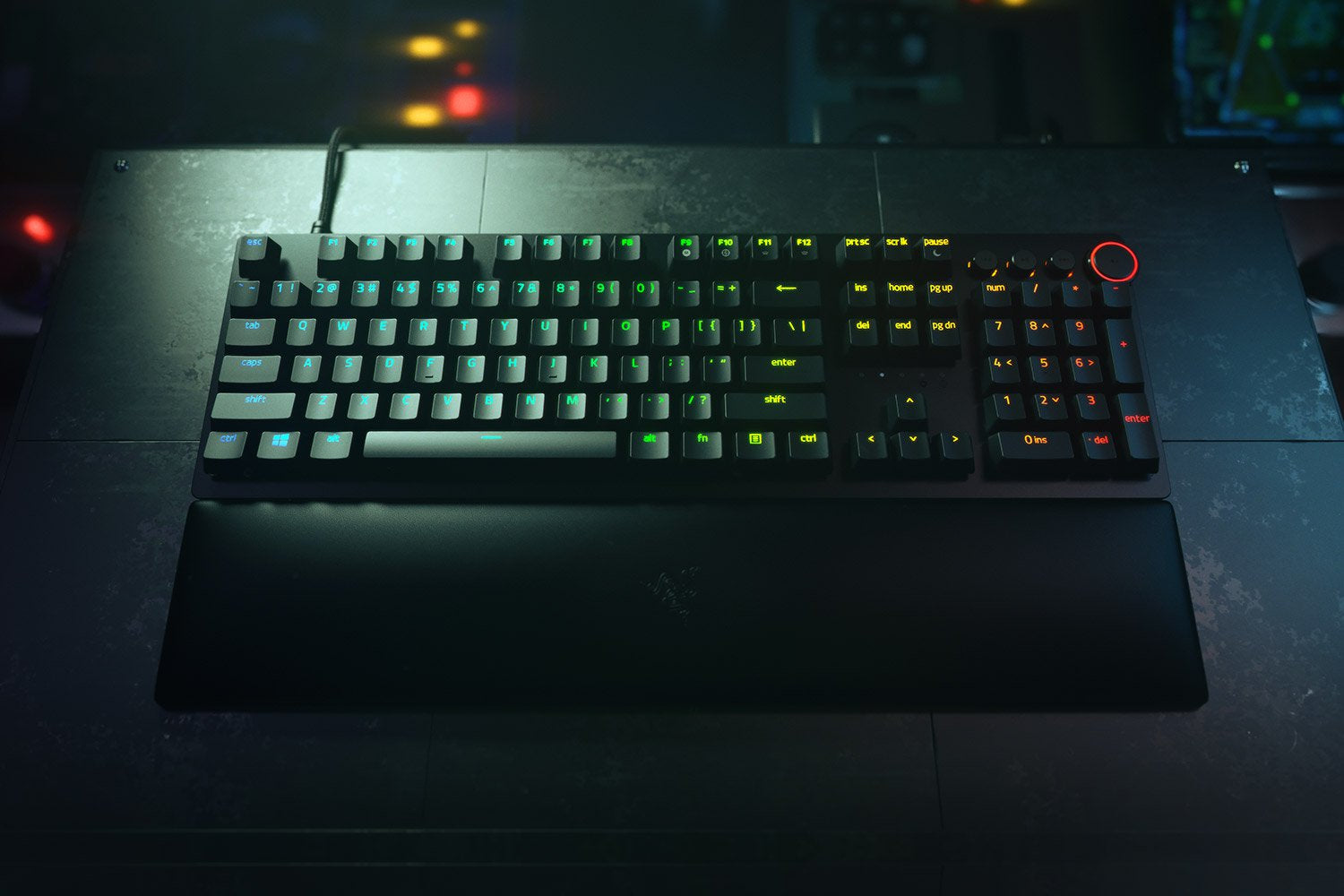 Razer Huntsman V2 – Tastatur, kabelgebunden (USB), DE-Layout (DE), Fullsize (mit Ziffernblock), mechanisch