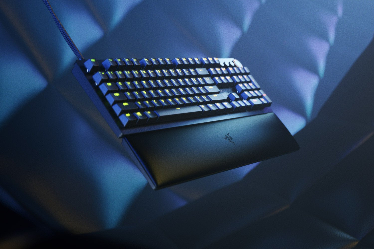 Razer Huntsman V2 – Tastatur, kabelgebunden (USB), DE-Layout (DE), Fullsize (mit Ziffernblock), mechanisch