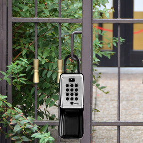 MASTER LOCK 5422EURD – Schlüsseldepot, Zahlenschloss, Metall, Silber, 79 × 52 × 175 mm