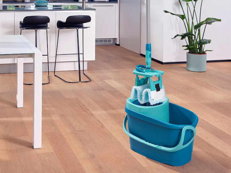 Leifheit Clean Twist M Ergo – Bodenwischer-Set – Wischbreite 33 cm, Teleskopstiel, Kunststoff, Grün, 3er-Pack