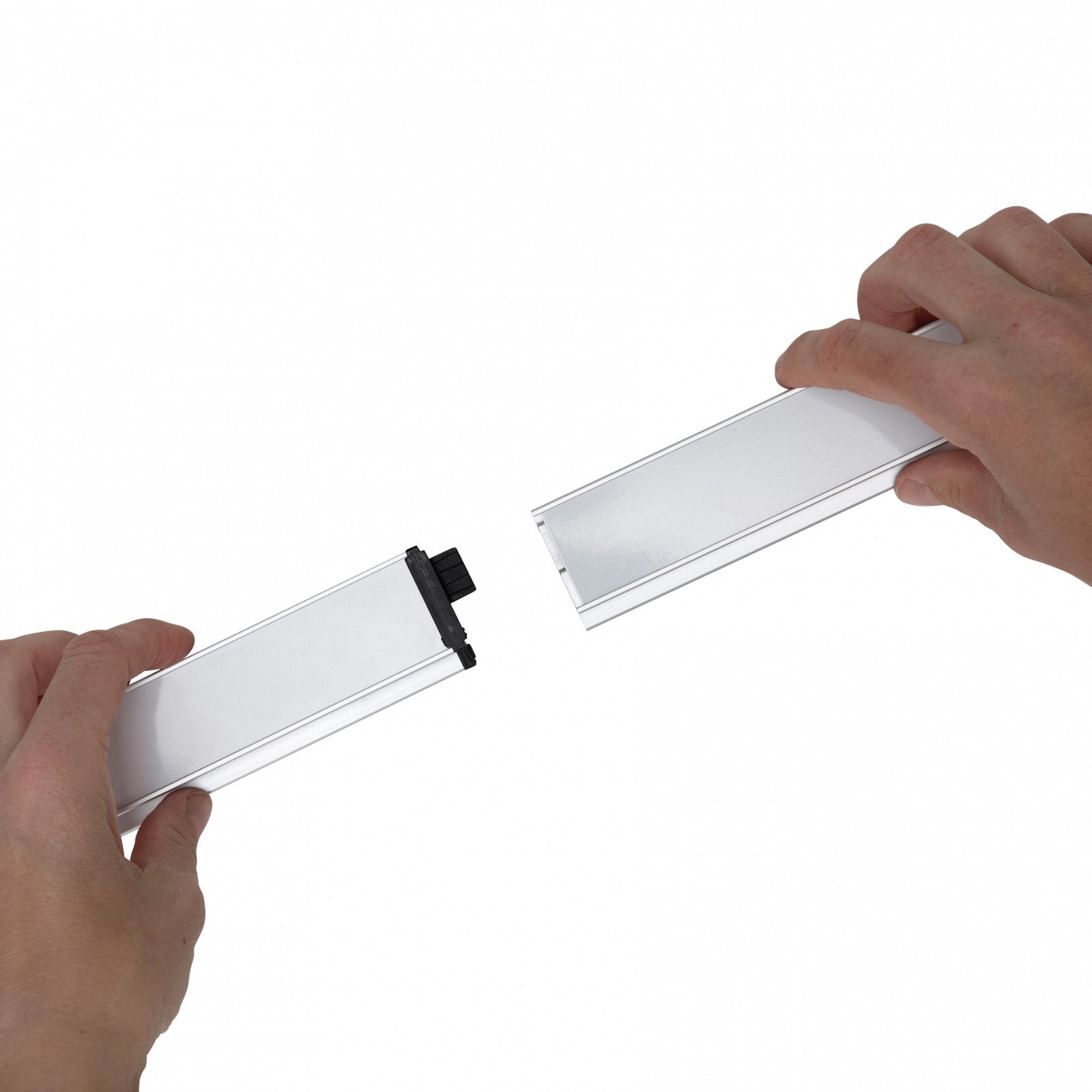 MAUL Whiteboard – 50 × 4,2 cm, magnetisch, inkl. 2 Haken, Verlängerungsadapter, Befestigungsmaterial