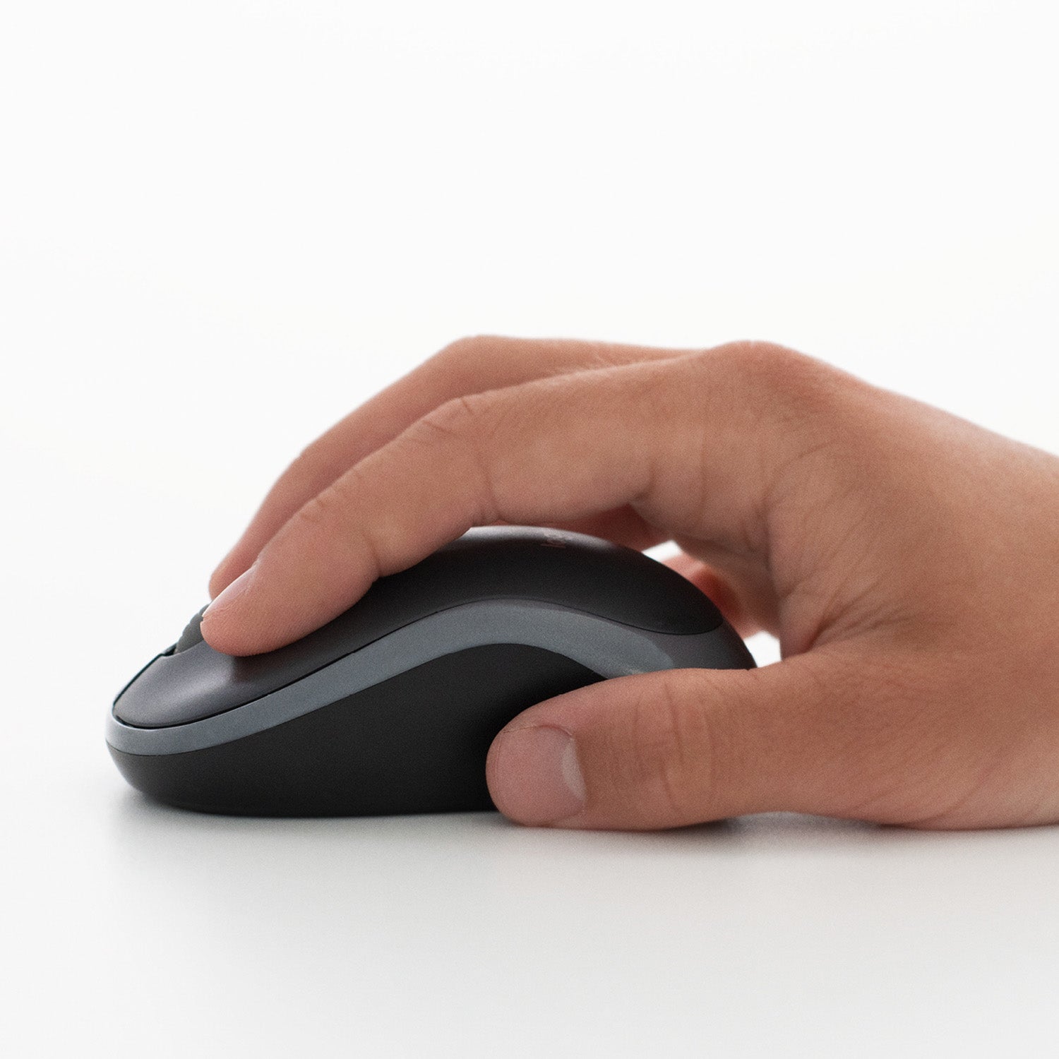 Logitech M185 Maus – kabellos, Bluetooth + 2,4 GHz, Unifying-Empfänger, Grau