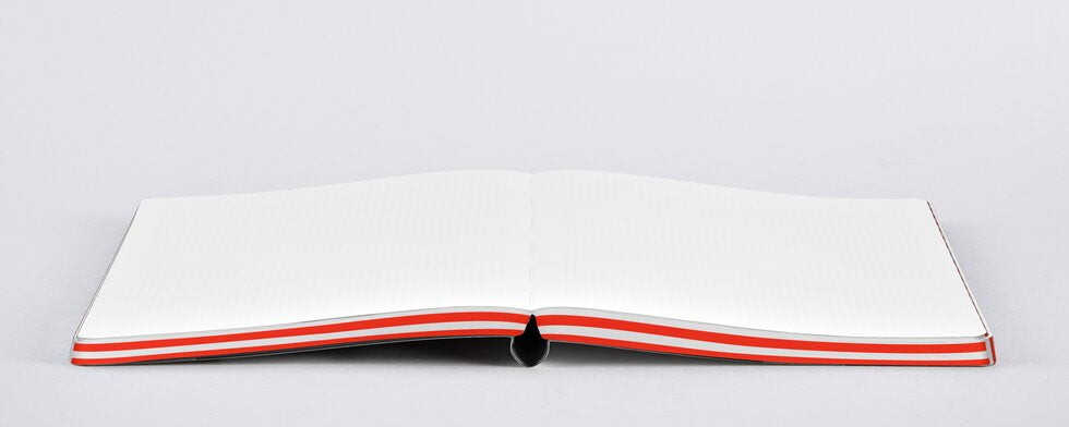 nuuna Graphic Notizbuch – A5 – punktiert – 256 Seiten – 120 g/m² – Softcover, nummerierte Seiten, Rot/Weiss
