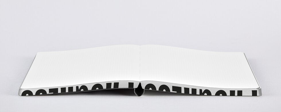 nuuna Notizbuch, 165 × 220 mm, punktkariert, Fadenheftung, Softcover, 256 Seiten, 120 g/m² – weiss