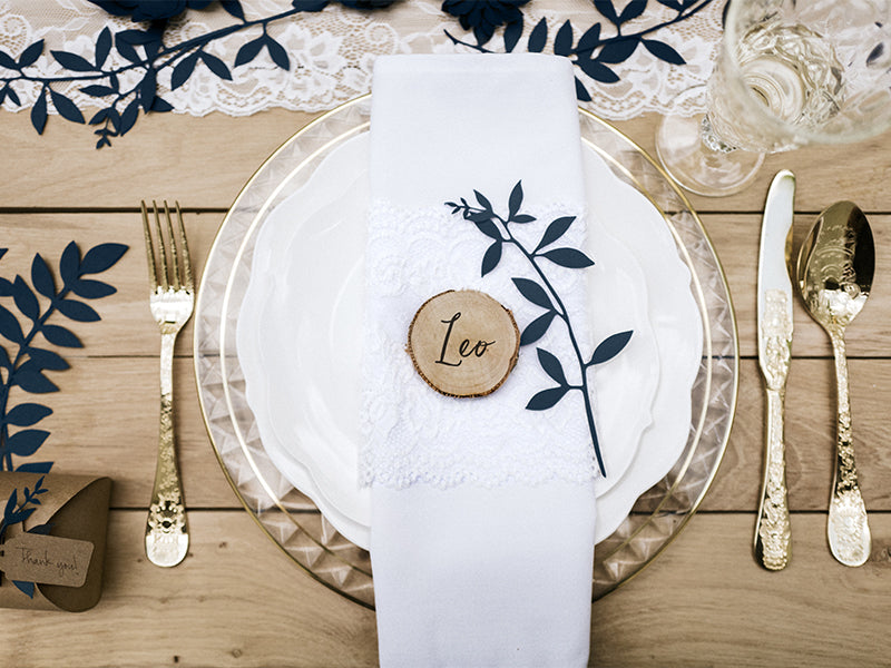 PartyDeco Tischkarten Holzscheibe Hochzeit – Braun – Ø 4,5–6,5 cm – Holz (Weide) – 6 Stk
