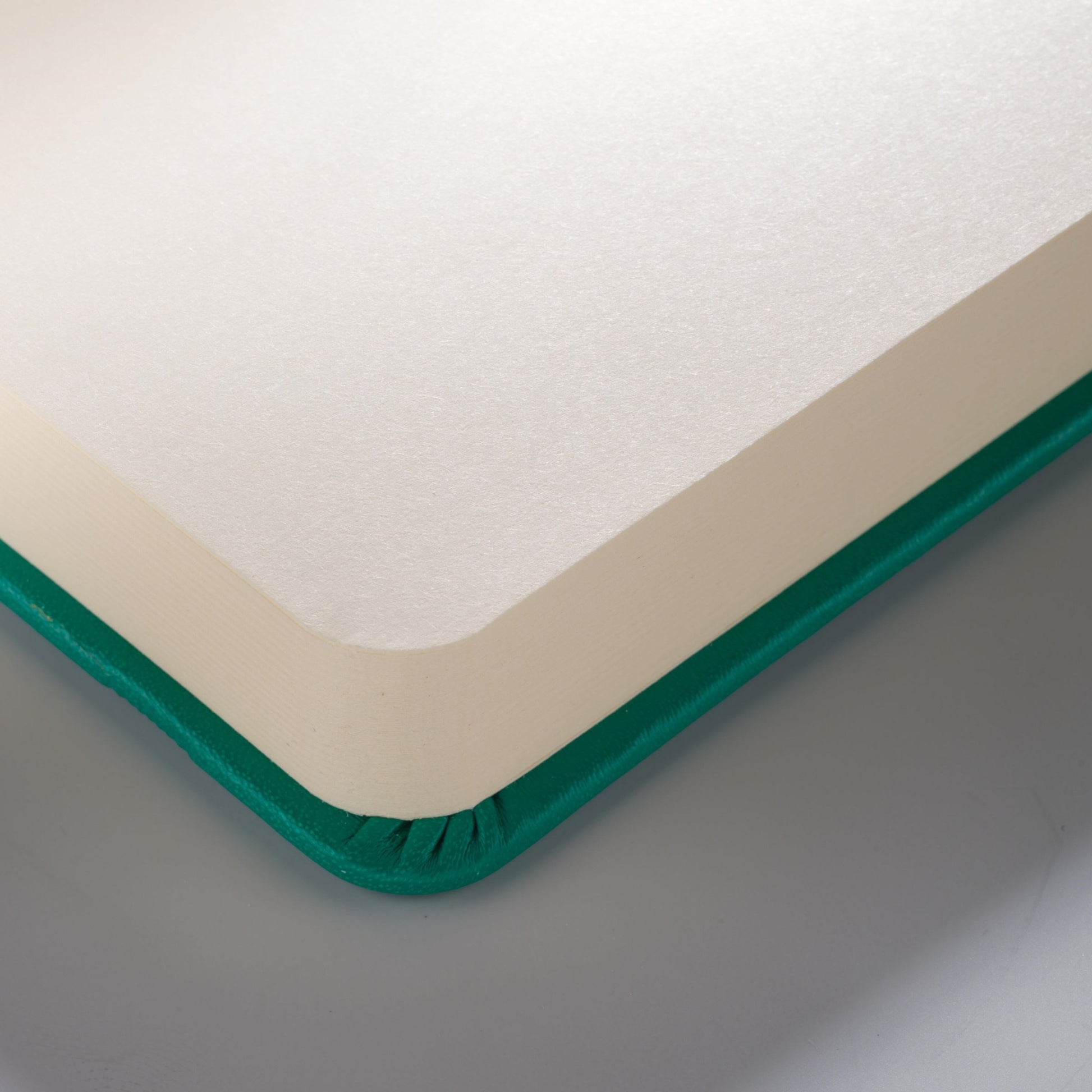 Talens Skizzenbuch, 12 × 12 cm, 140 g/m², 160 Seiten, waldgrün, mit Gummiband, säurefrei