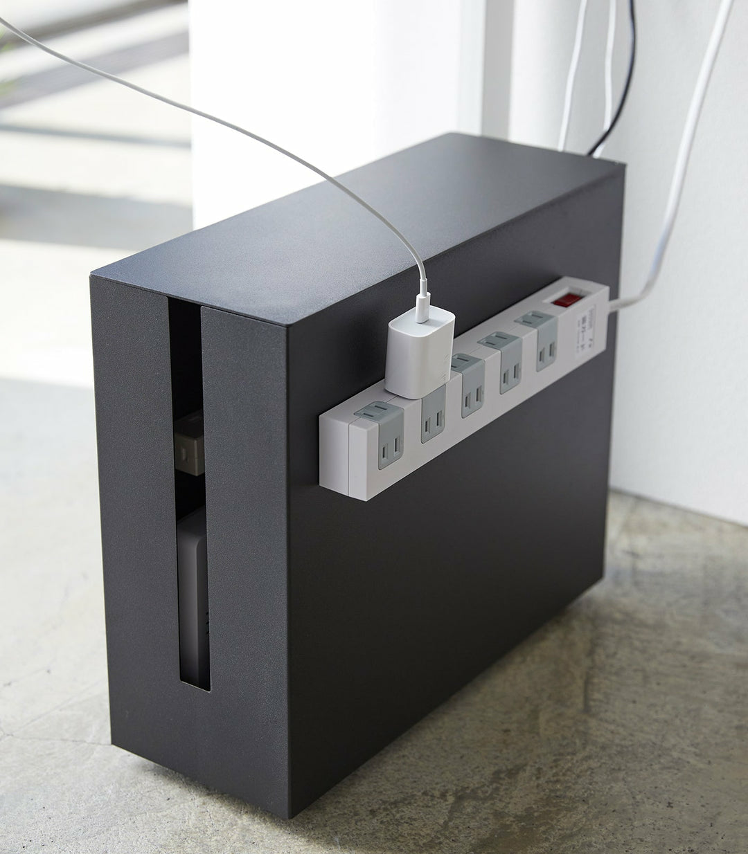 Yamazaki Kabelbox TOWER – 400 mm × 0,15 m, Metall, Schwarz, mit Rollen