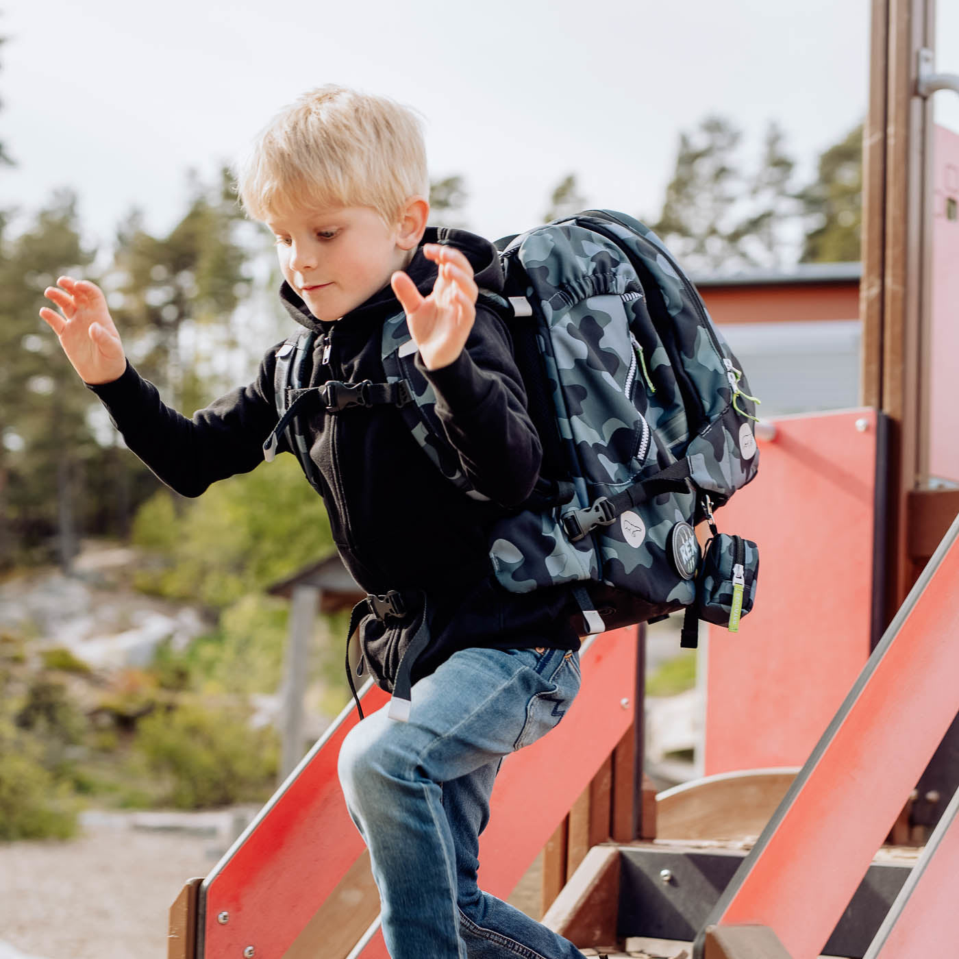 Beckmann Schulrucksack Active Air Flx – Camo Rex – mit Leuchteffekt – recycelte Materialien