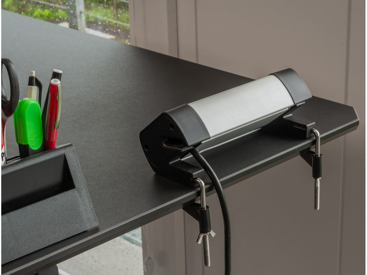Max Hauri AG Max Hauri Alu-Office-Line Tischsteckdosenleiste, 4×T13, 3×USB, 2,5 m, ohne Schalter – schwarz/silber