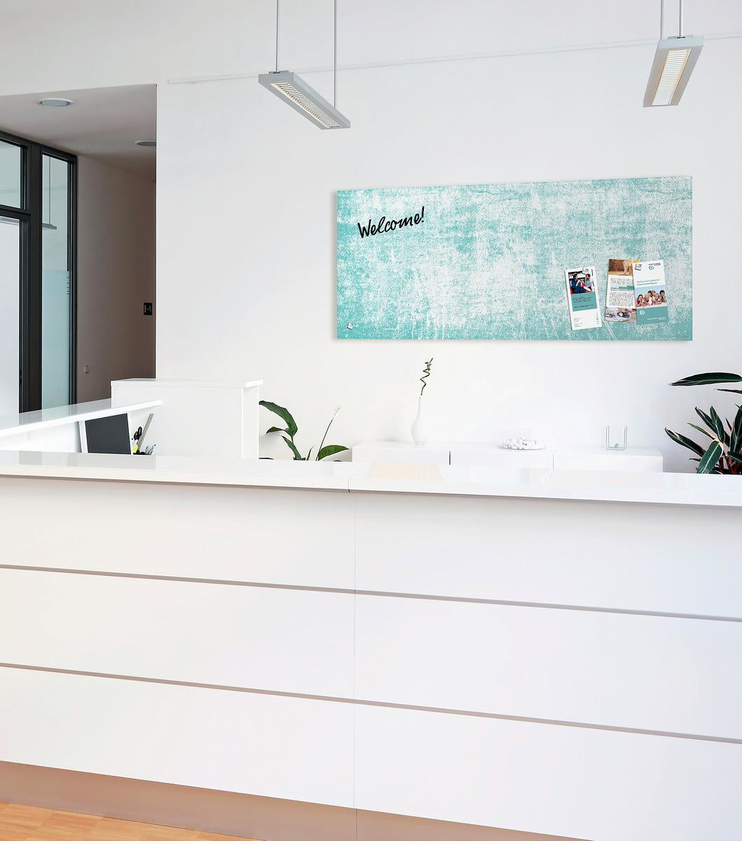 Sigel Whiteboard – 130 × 55 cm, Glas, magnetisch, Wandmontage, inkl. SuperDym Magnetwürfel, Montagesatz