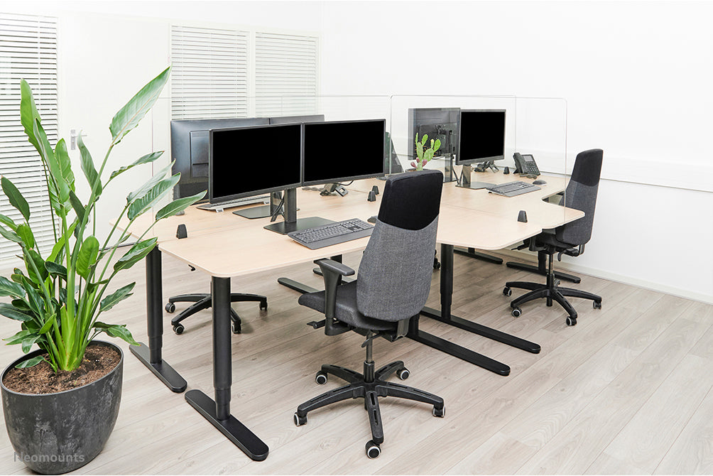 Neomounts Hygieneschutzschild – 1'380 × 650 mm, transparent, mit Montageset, für Tischplatten 0–25 mm