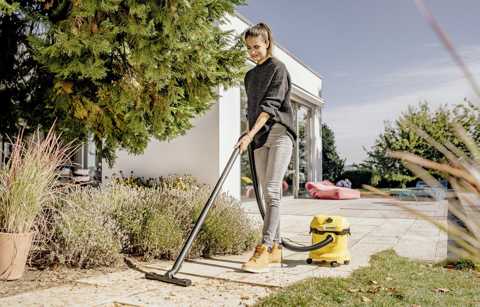 Kärcher Absauganlage WD 2 Plus – 2-in-1, 1000 W, 12 l, Netzbetrieb