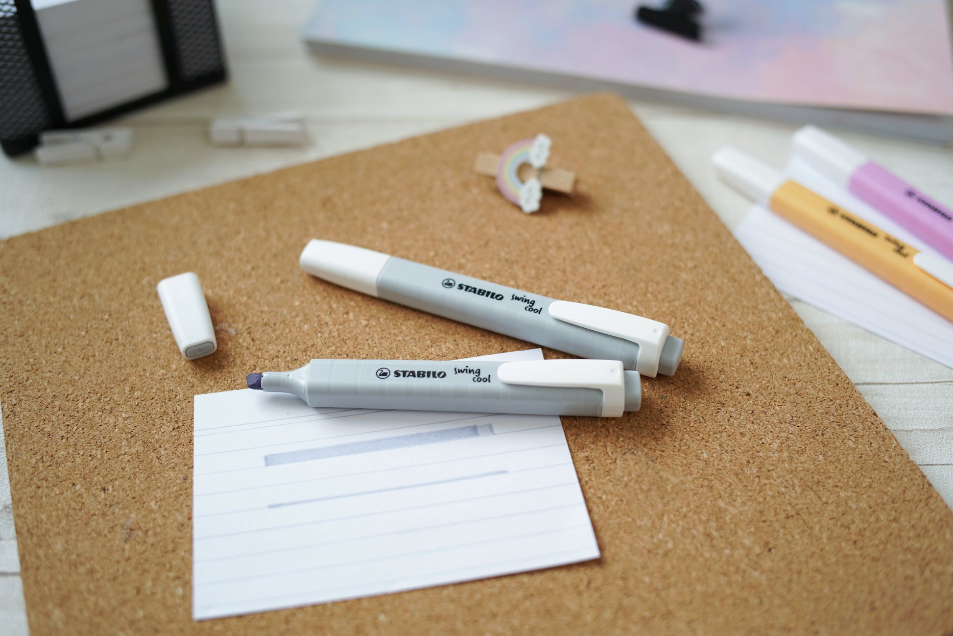 STABILO swing cool Pastel Edition Textmarker seidengrau – Keilspitze, 1–4 mm