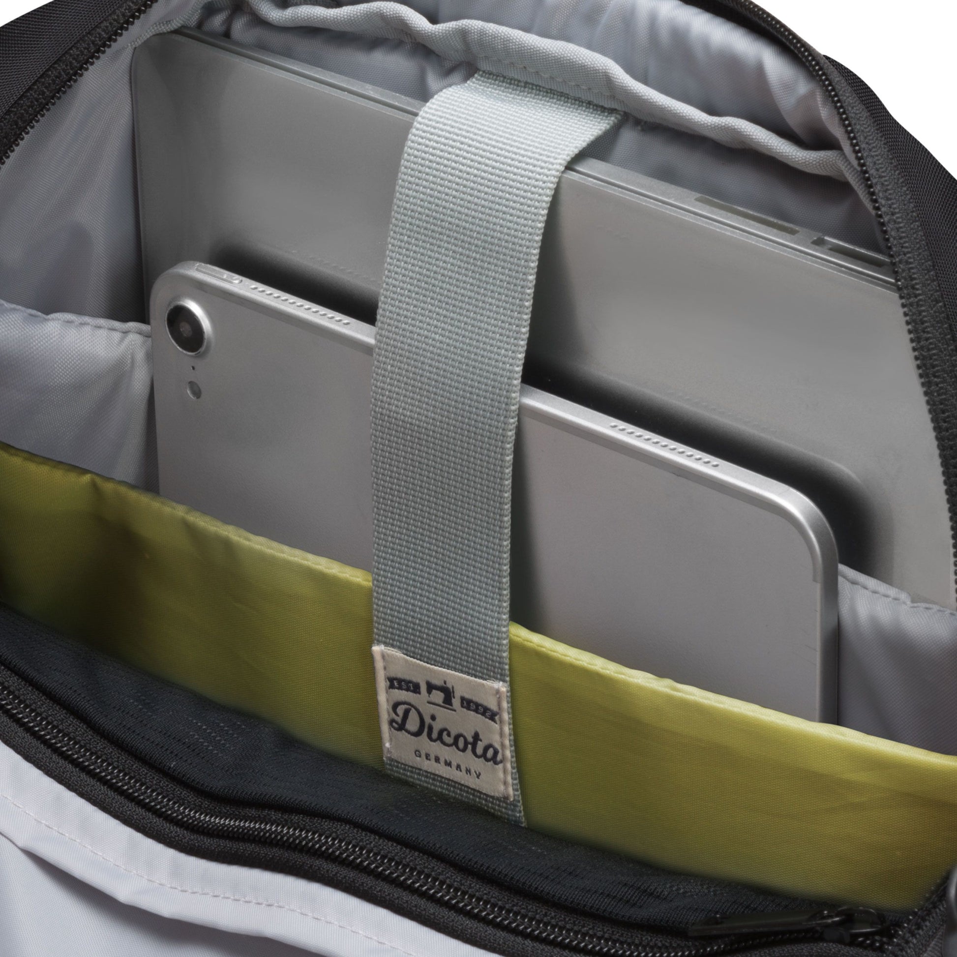 DICOTA Notebook-Tasche 15,6" – aus recyceltem rPET, Schwarz