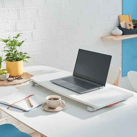 Leitz Stehtisch – 35 × 70 × 4,8–31 cm – Grau – Höhenverstellbar