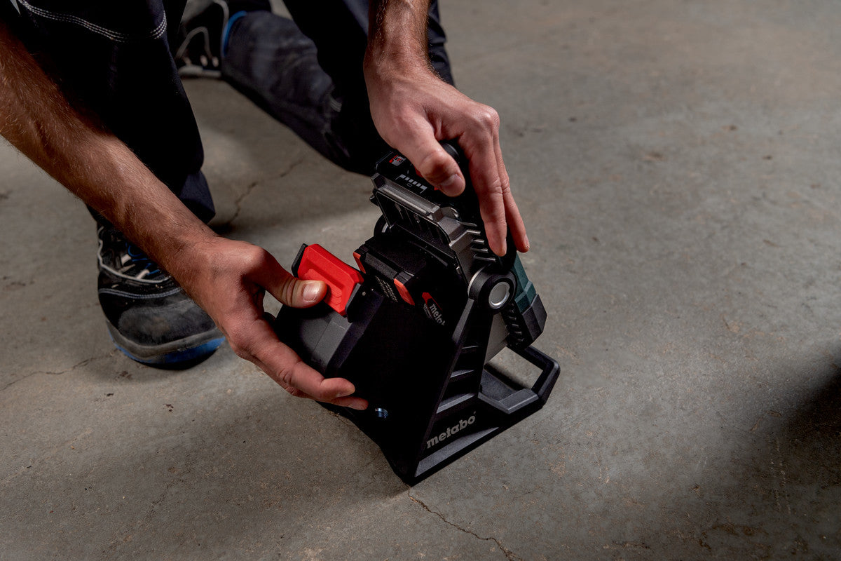 Metabo Arbeitsleuchte BSA 18 LED 4000 – 4000 lm, 270°, 18 V Akku (CAS), IPX3, dimmbar – Grün
