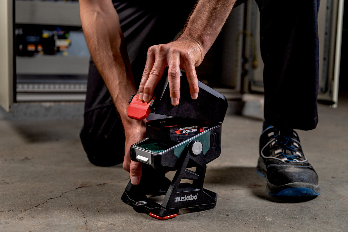 Metabo Akku-Baustrahler BSA 12-18 LED 2000 – 2000 lm, dimmbar, IP54, schwarz/grün