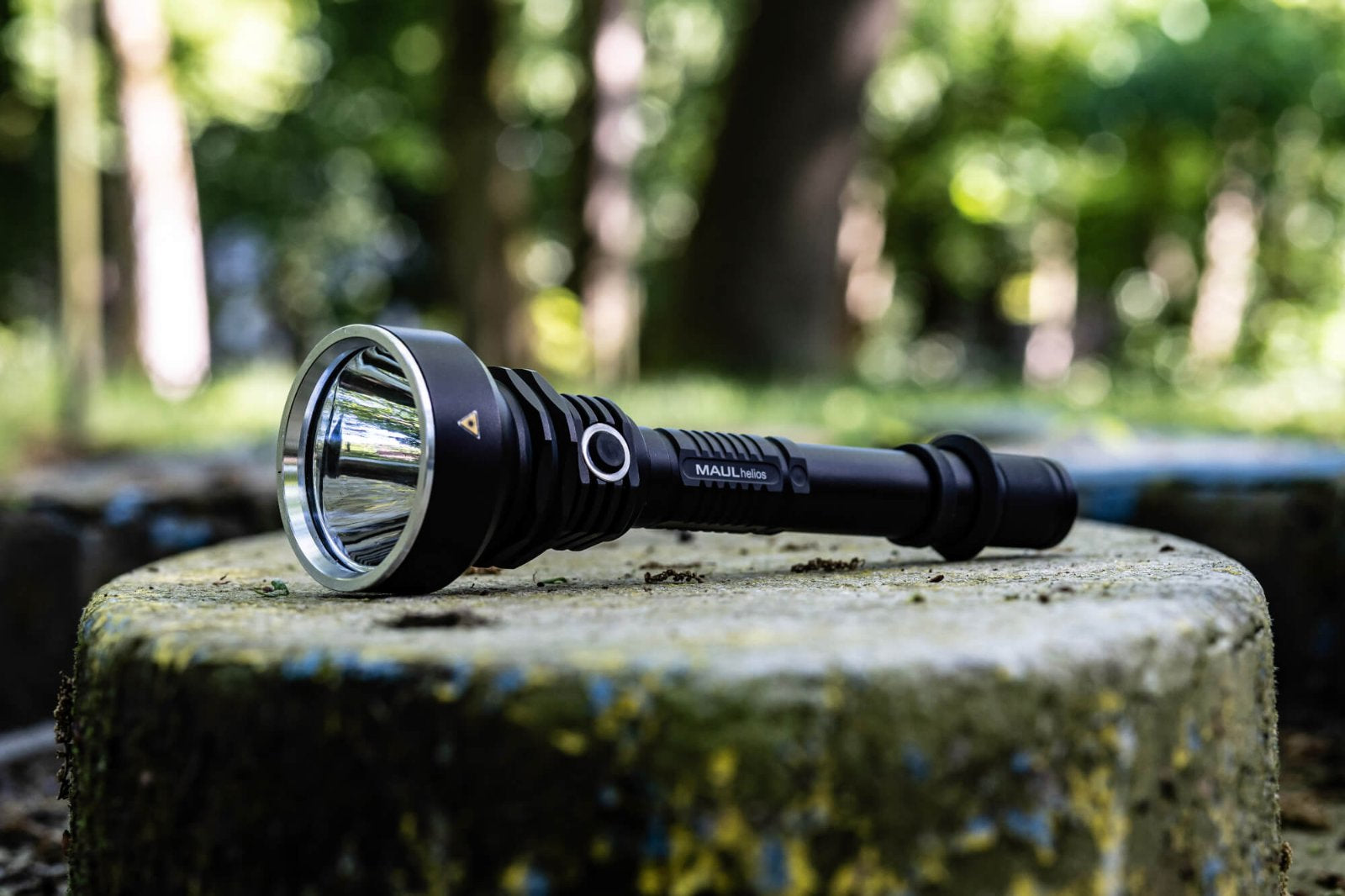 MAUL Taschenlampe Helios 8187790 – 700 lm, 300 m, IPX4, Akku 2×18650, 2300 mAh, 5 Modi – Schwarz