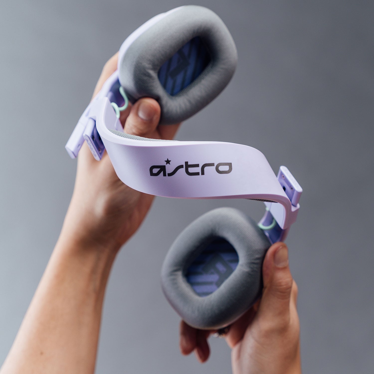 ASTRO Gaming A10 Gaming-Headset – Over-Ear, Stereo, Kabelgebunden, 3,5 mm Klinke, Grau/Lila