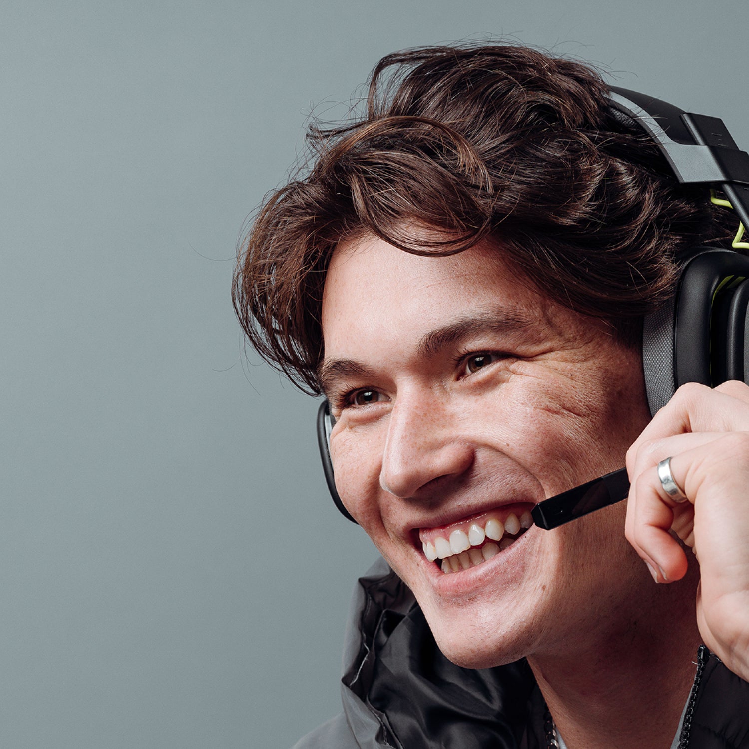 ASTRO Gaming A10 – Over-Ear Gaming-Headset – Flip-to-Mute Boom-Mikrofon, 32 mm Treiber – Schwarz – für PS