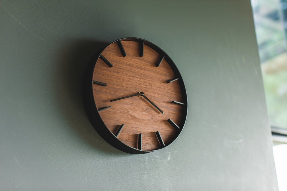 Yamazaki Wanduhr RIN – Ø 26,5 cm, schwarz, Esche
