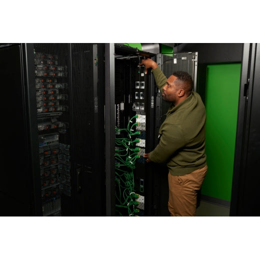 APC NetShelter Rack PDU Advanced Switched 17,3 kW – Dreiphasig, LCD – 0U Vertikal – C13, C15, C19, C21