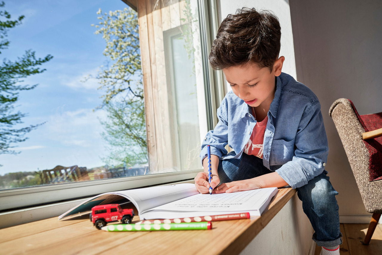 STABILO EASYcolors Farbstift – Weiss, Ergonomisch, Ø 4,2 mm, mit Spitzer