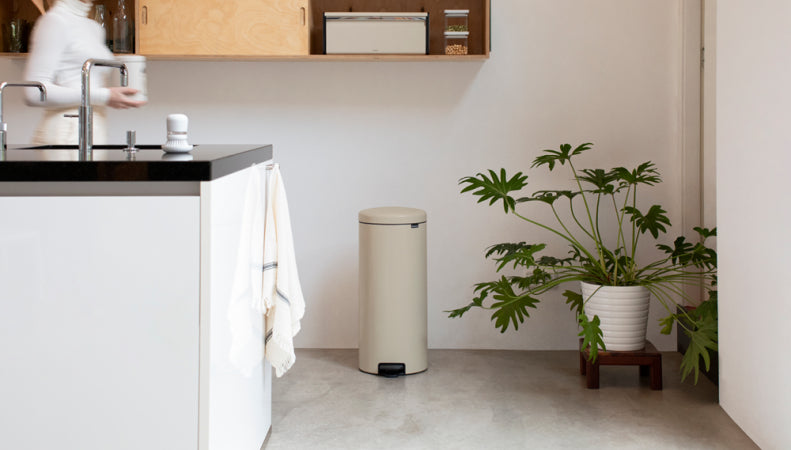 Brabantia NewIcon Treteimer – 30 l – Edelstahl, rund – Beige