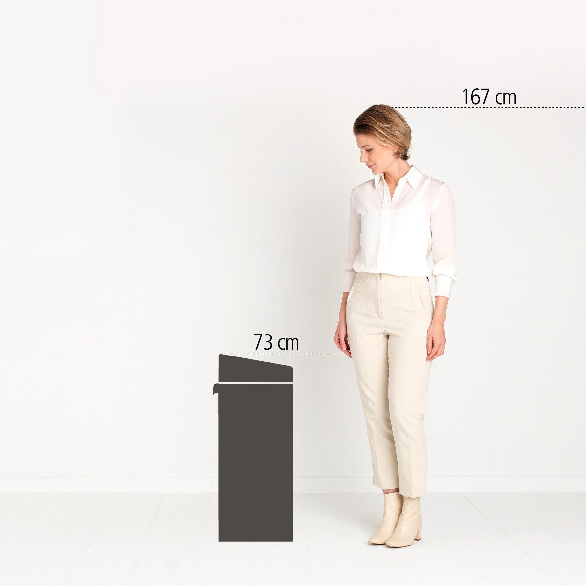 Brabantia Touch Bin New Abfalleimer – 40 l – mit Deckel – Edelstahl – B × H × T 435 × 727 × 302 mm