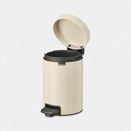 Brabantia NewIcon Treteimer – 3 l – Edelstahl, rund – Anti-Rutsch-Basis