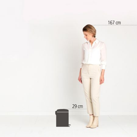 Brabantia NewIcon Treteimer – 5 l – Edelstahl, Rund – Beige