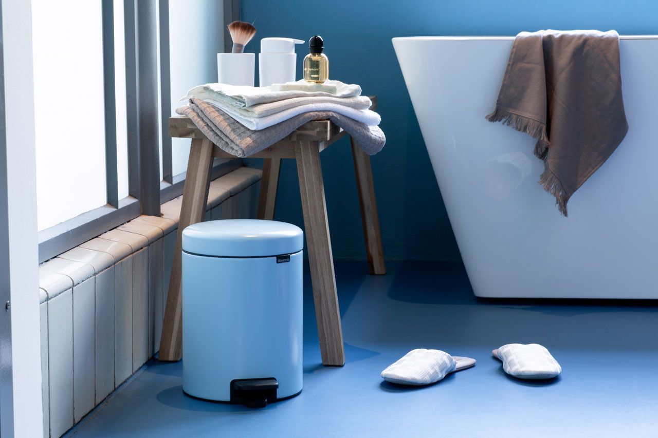Brabantia NewIcon Treteimer – 5 l – Edelstahl, Rund – Blau