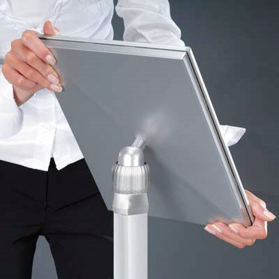 Franken Boden-Prospektständer Universal – für A4, Aluminium, 280×280×865–1250 mm