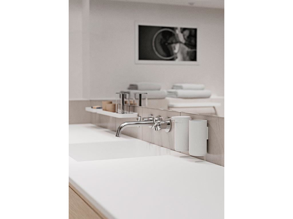 Zone Denmark Rim Manueller Seifenspender – Wandmontage – 200 ml, Weiss, ABS, Aluminium
