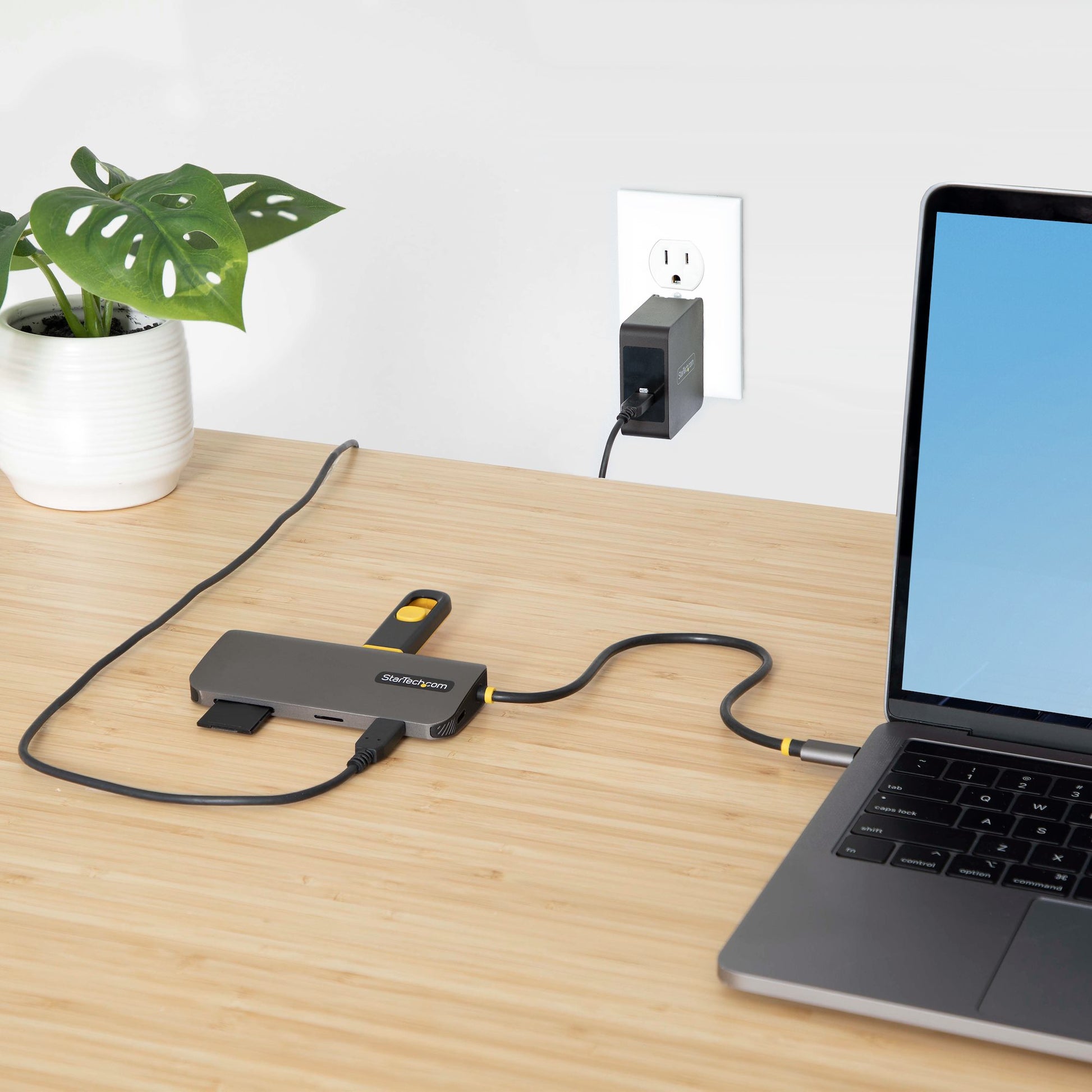 StarTech.com Multiport-Adapter – USB-C, HDMI, 3× USB-A, 100 W PD, GbE, SD/microSD, für Windows/Mac/iPadOS