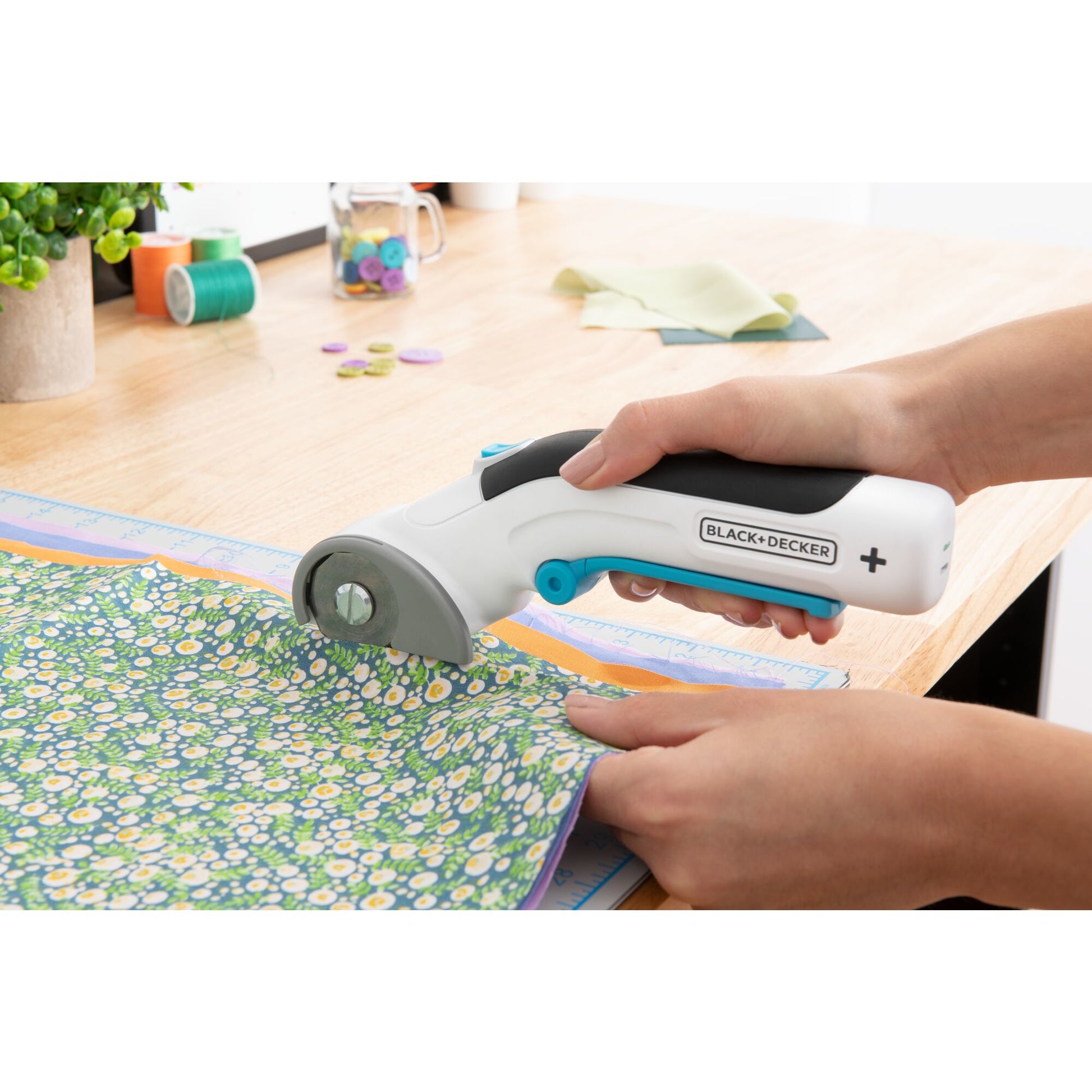 Black & Decker BLACK+DECKER Universalschneider – Trapezmesser, Weiss, 1 Stk.