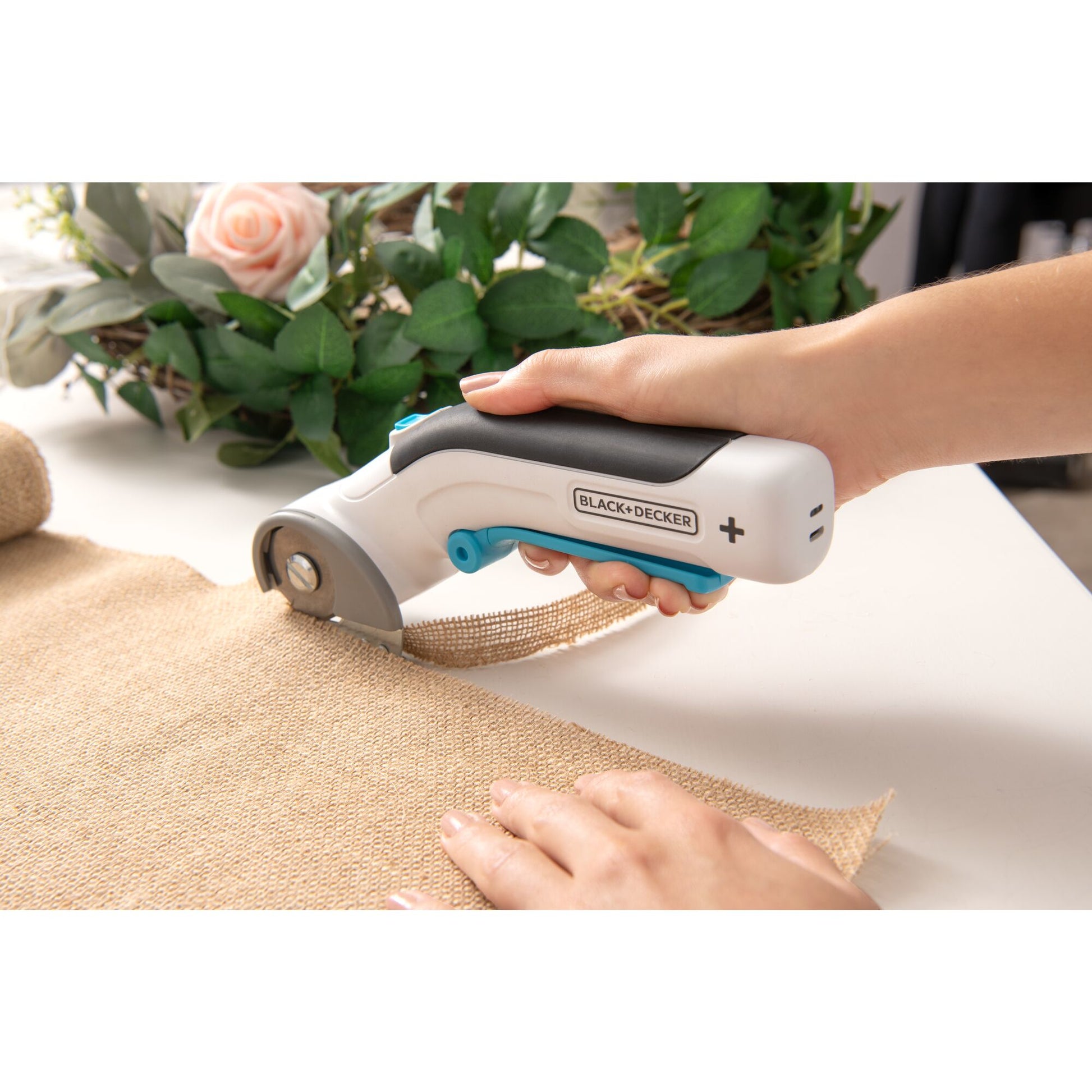 Black & Decker BLACK+DECKER Universalschneider – Trapezmesser, Weiss, 1 Stk.
