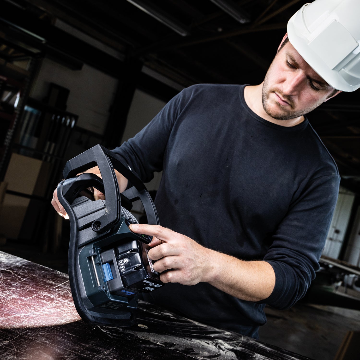 SCANGRIP Arbeitsleuchte Nova 4 Connect – 4000 lm, 30 W, IP65, Akku/Netz, dimmbar – Schwarz